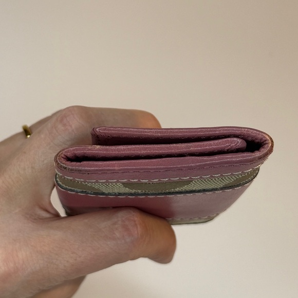 Coach key case. - Picture 7 of 7